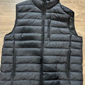 32 Degrees Men's Quilted Black Vest Heat
